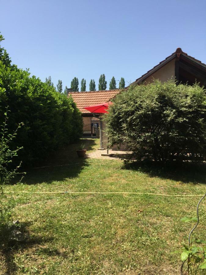 La Maison Aux Volets Rouges Holiday home La Ferte-Beauharnais